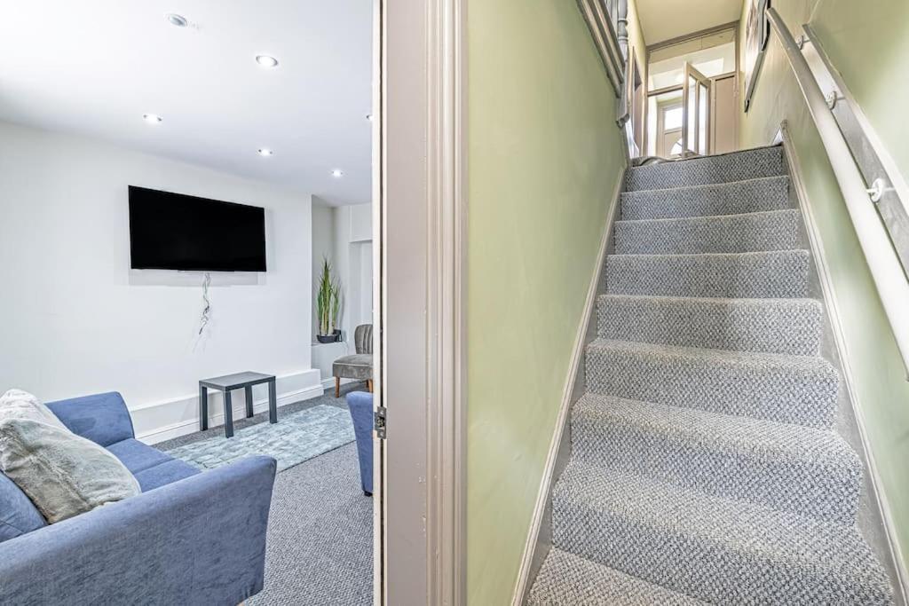 Luxury 5 Bedroom Holiday Home Within プレスコット エクステリア 写真