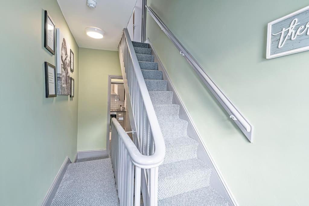Luxury 5 Bedroom Holiday Home Within プレスコット エクステリア 写真